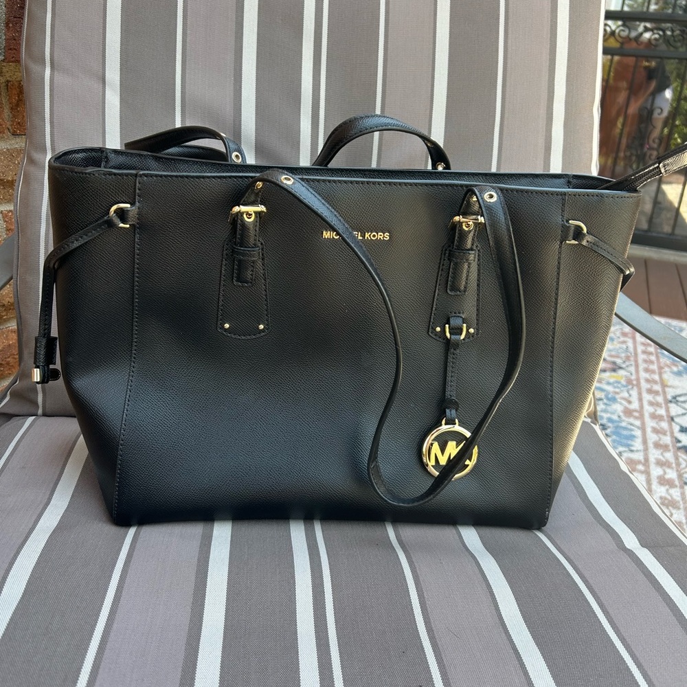 Michael Kors Black voyager